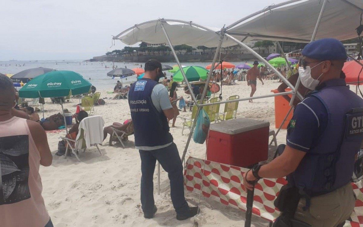 Ação conjunta fiscalizou irregularidades em comércio, veículos estacionados em locais proibidos e ligações clandestinas de água e luz