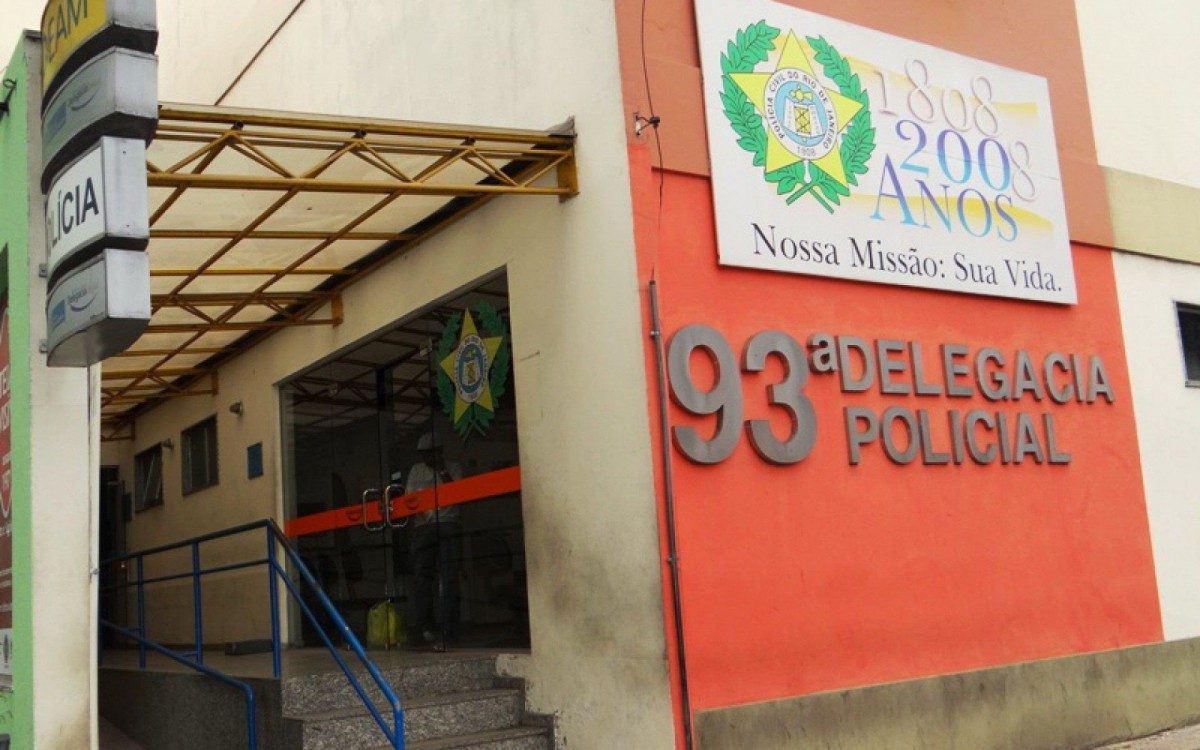 Homem é morto a tiros dentro de carro, no bairro Jardim Cidade do Aço - Divulgação