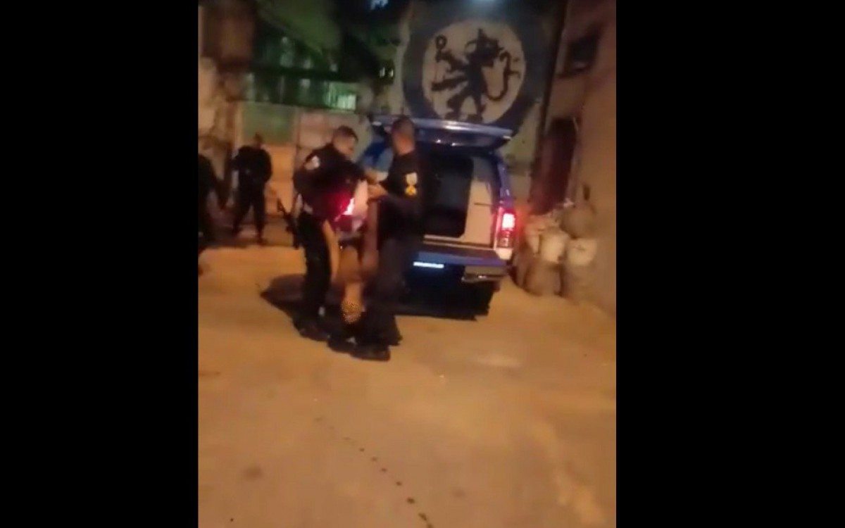 Moradores filmam ação da PM no Morro dos Macacos. Suspeito foi baleado e morto - Reprodução
