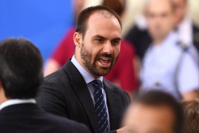'Uma hora as ordens do STF não serão mais cumpridas', diz Eduardo Bolsonaro