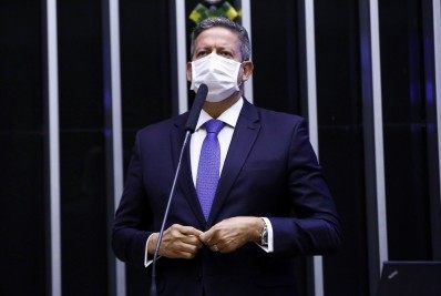 'Centrão ajudaria a governar com responsabilidade no semipresidencialismo', diz Lira