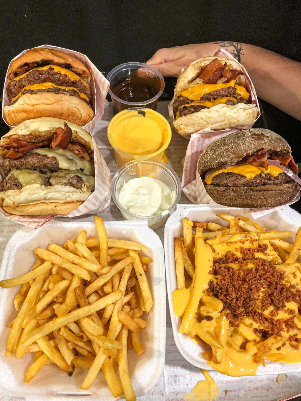 Hamburgueria caxiense faz sucesso com produtos artesanais Duque de