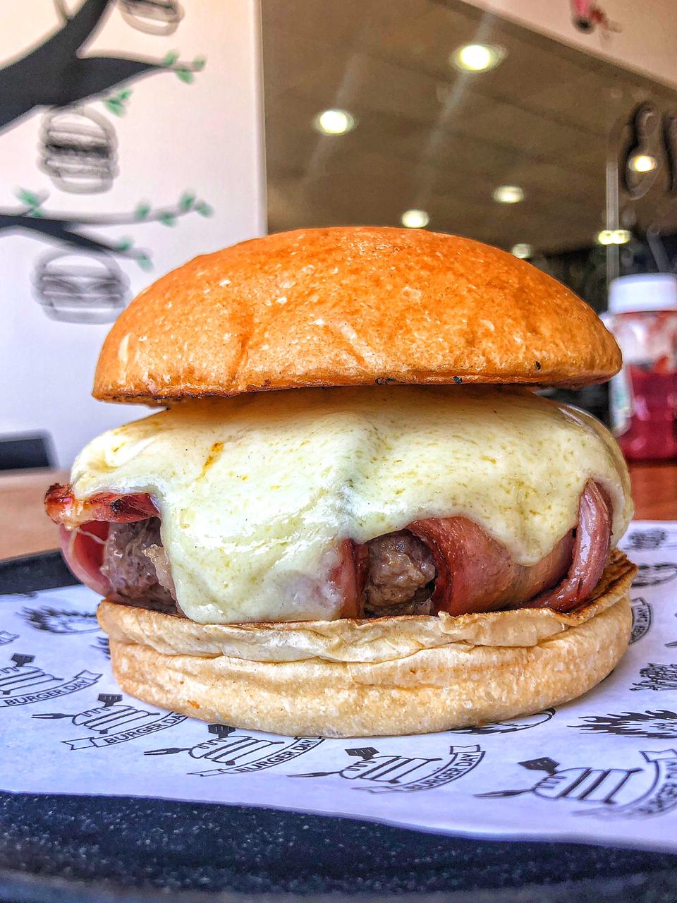 Hamburgueria caxiense faz sucesso com produtos artesanais Duque de