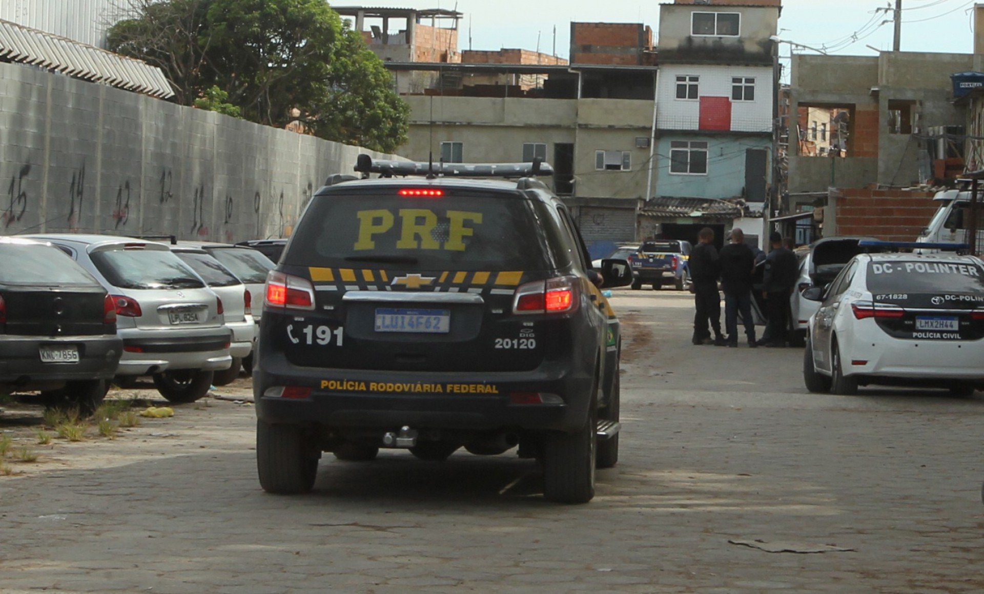 Operação da Polícia Civil com a Polícia Rodoviária Federal na Favela Kelson's, na Penha, Zona Norte do Rio, na manhã desta terça-feira   - Estefan Radovicz / Agencia O Dia