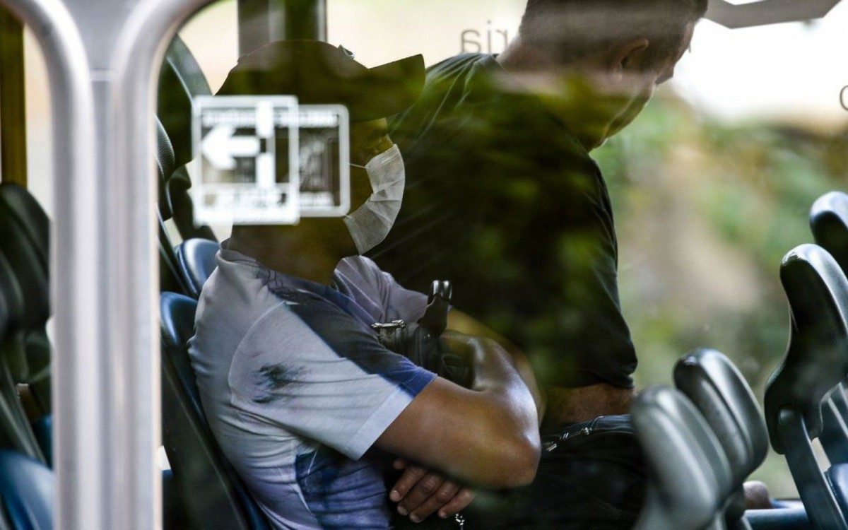 Contra proliferação do vírus em transporte público - Marcello Casal JrAgência Brasil