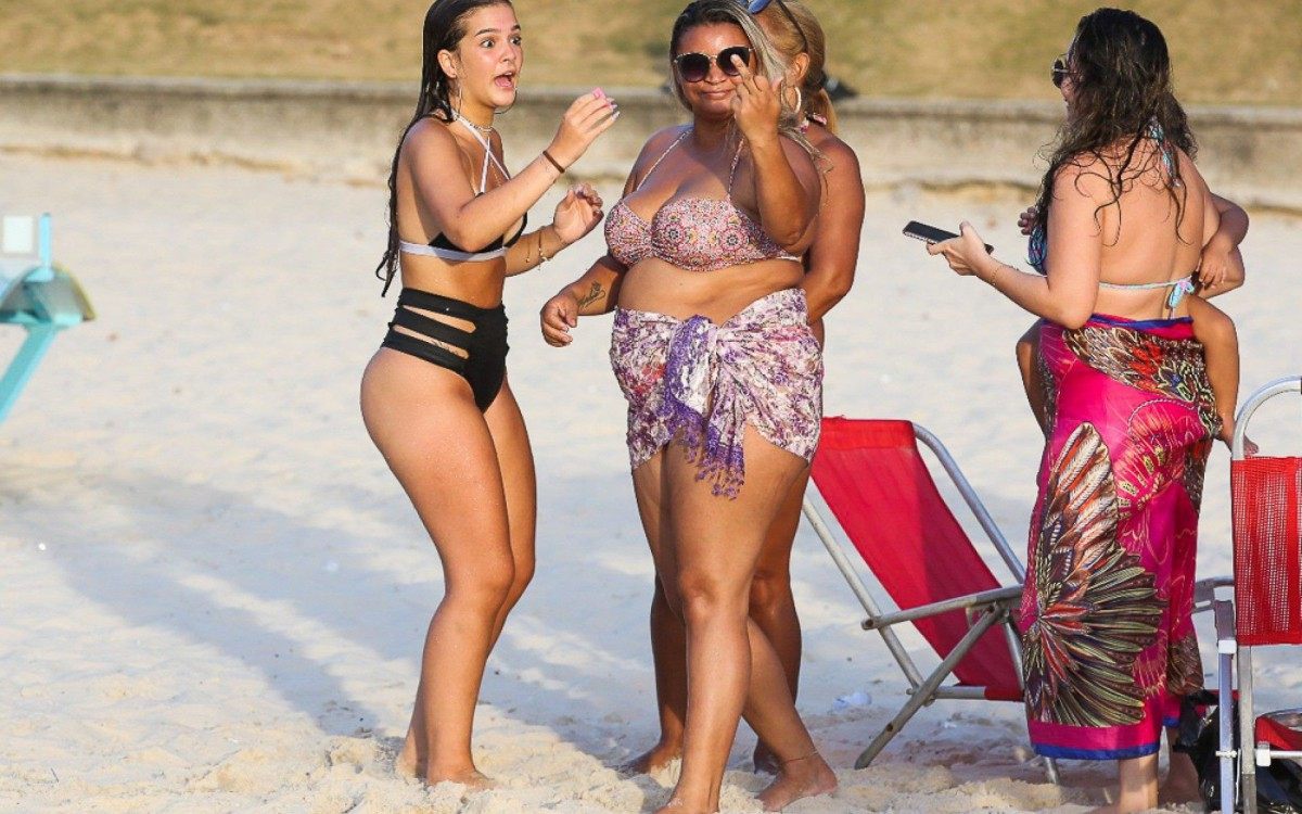 Mel Maia na Praia do Leme, na Zona Sul do Rio