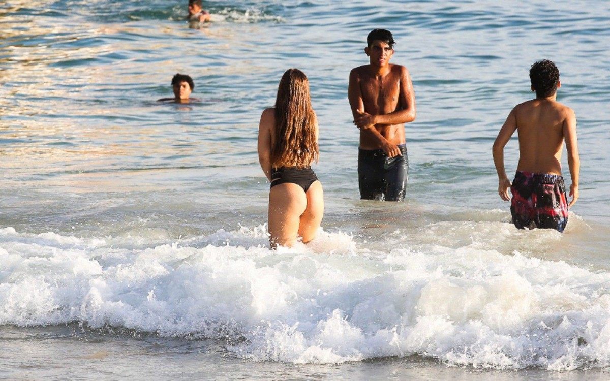 Mel Maia na Praia do Leme, na Zona Sul do Rio