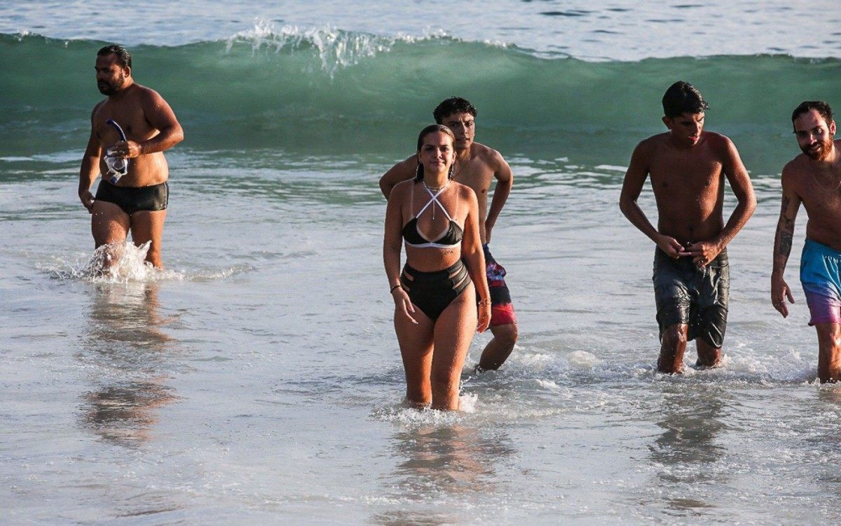 Mel Maia na Praia do Leme, na Zona Sul do Rio