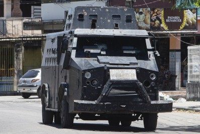 Nove em cada dez moradores de comunidade reprovam operações violentas