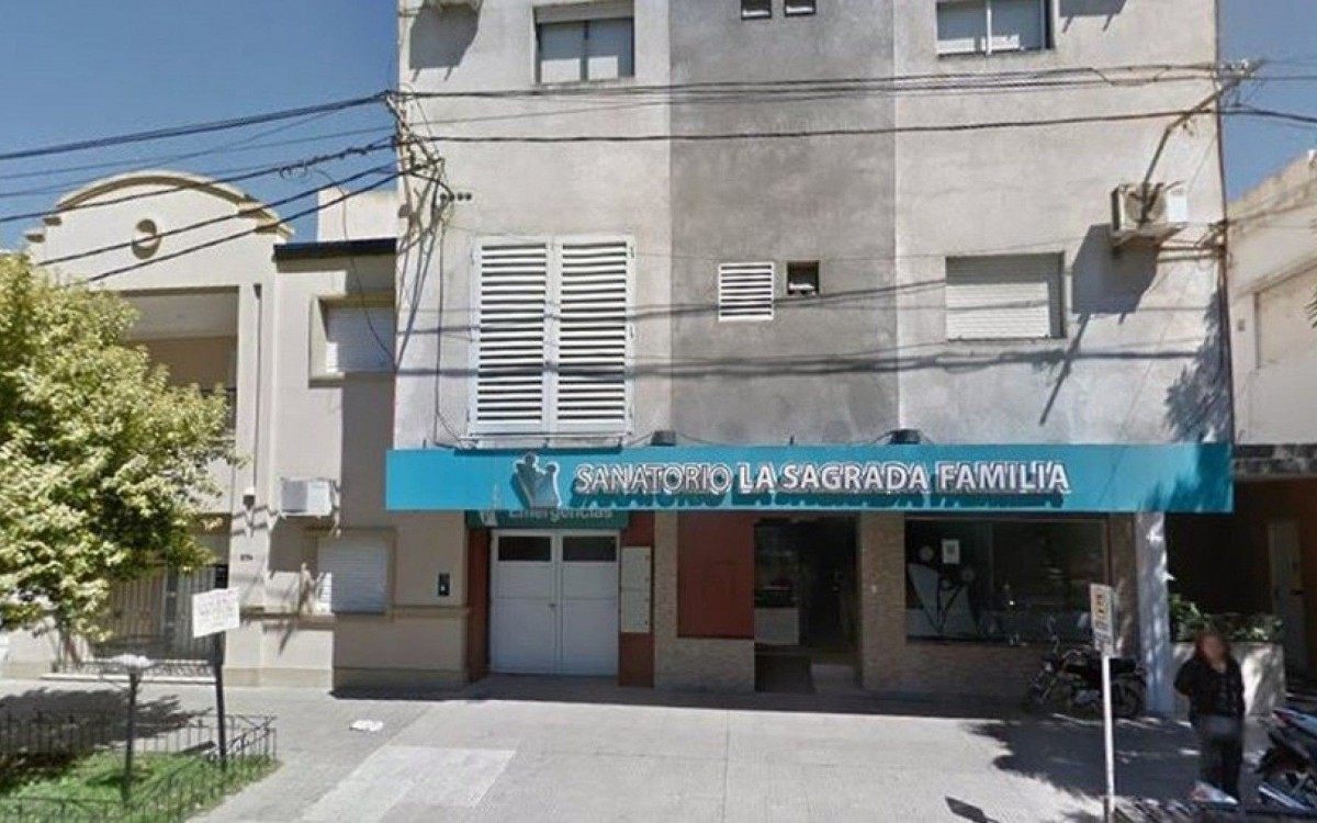 A idosa foi encaminhada ao Sanatório La Sagrada Familia após passar mal em casa - Reprodução