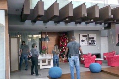 Policiais cumprem mandado de busca e apreensão contra Nego do Borel no Rio e em São Paulo