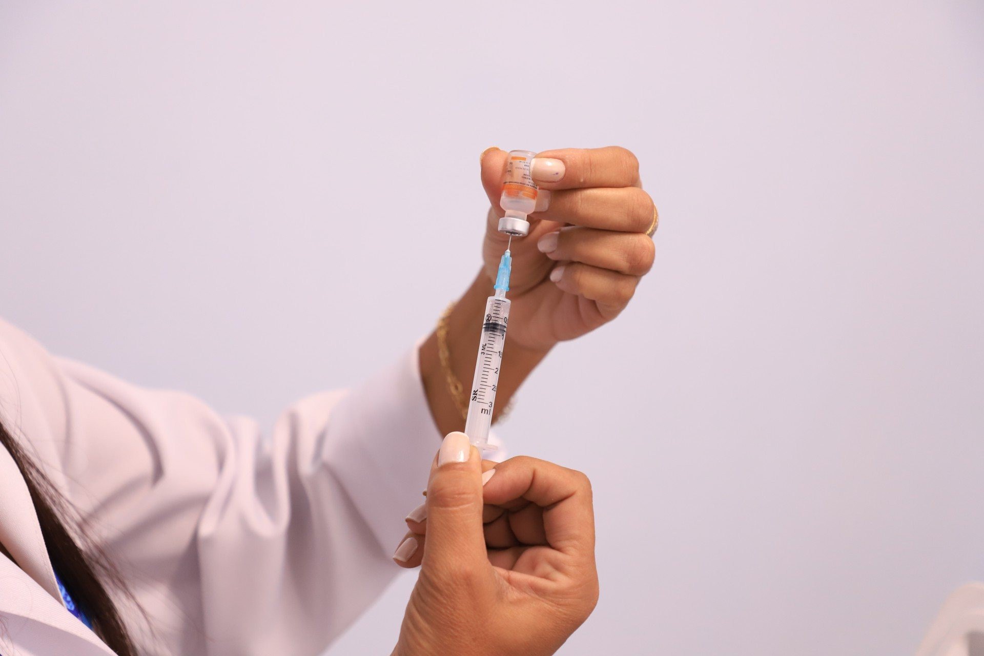 Imuniza&ccedil;&atilde;o dos funcion&aacute;rios da sa&uacute;de em geral tem in&iacute;cio em Meriti - Divulga&ccedil;&atilde;o/ PMSJM