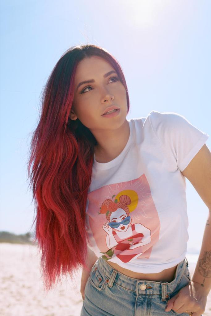 Bruna Gomes lan&ccedil;a linha de camisetas com objetivo de potencializar a for&ccedil;a feminina - Hugo Barbier / Divulga&ccedil;&atilde;o