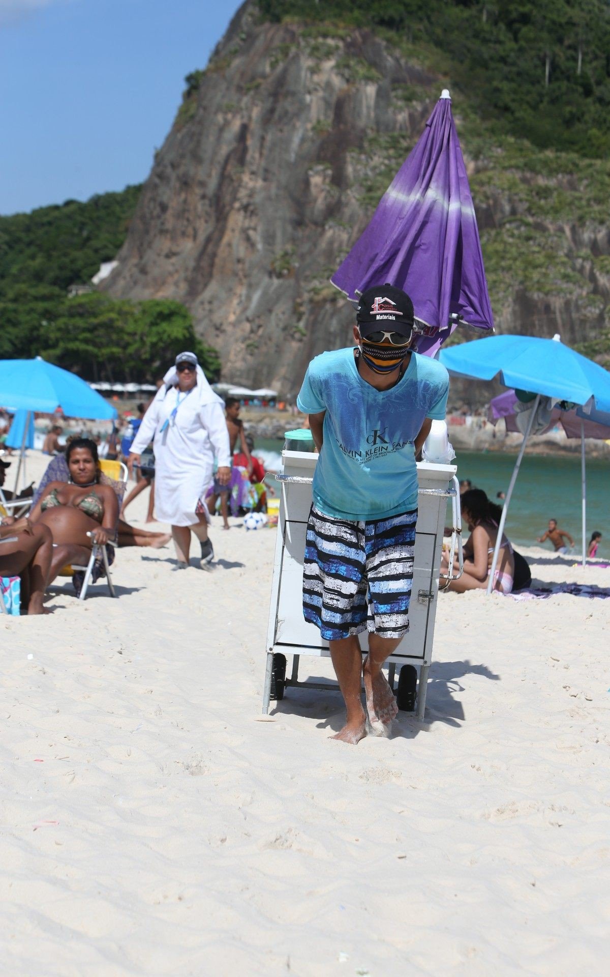 Camel&ocirc; Marcos Nascimento Souza &eacute; vendedor de a&ccedil;a&iacute;