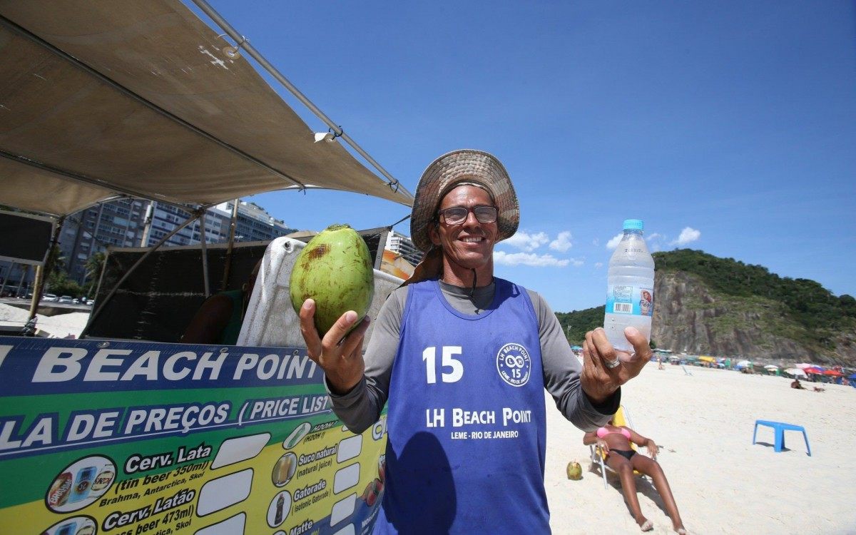 Ambulantes serão ajudados pela Ambev durante o Carnaval - Daniel Castelo Branco