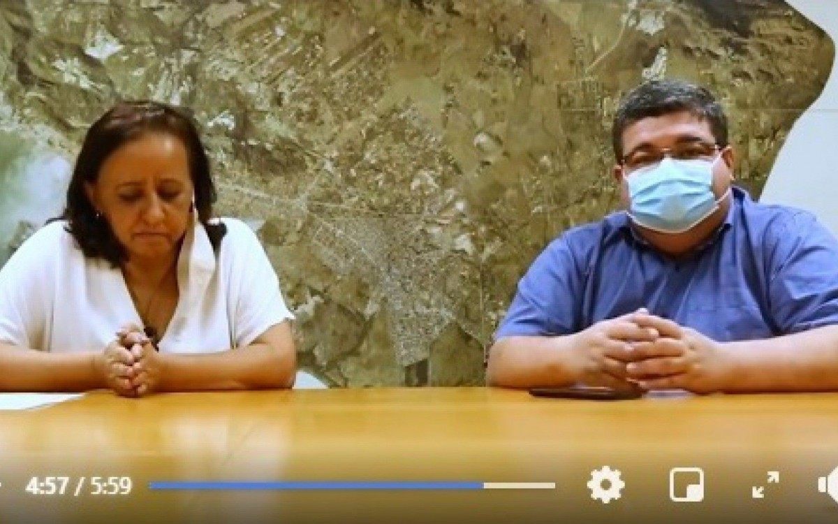 Nilce Ramos e Rubem Vieira no vídeo explicativo: alunos em casa e na escola, mas ainda sem detalhes de como vai funcionar - Reprodução internet