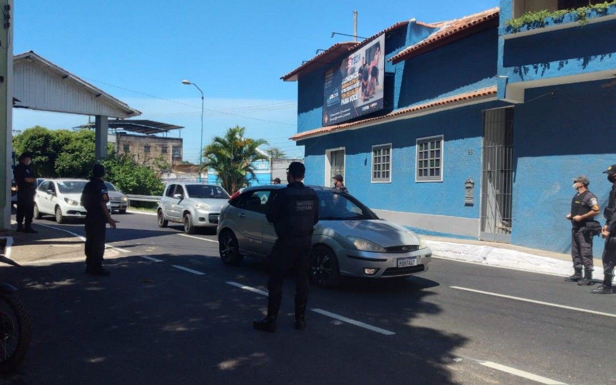 Foram feitas abordagens de veículos e pessoas nos municípios de Itaperuna, São José de Ubá, Laje do Muriaé, Bom Jesus do Itabapoana, Porciúncula, Natividade, Varre-sai, Italva e Cardoso Moreira simultaneamente. 