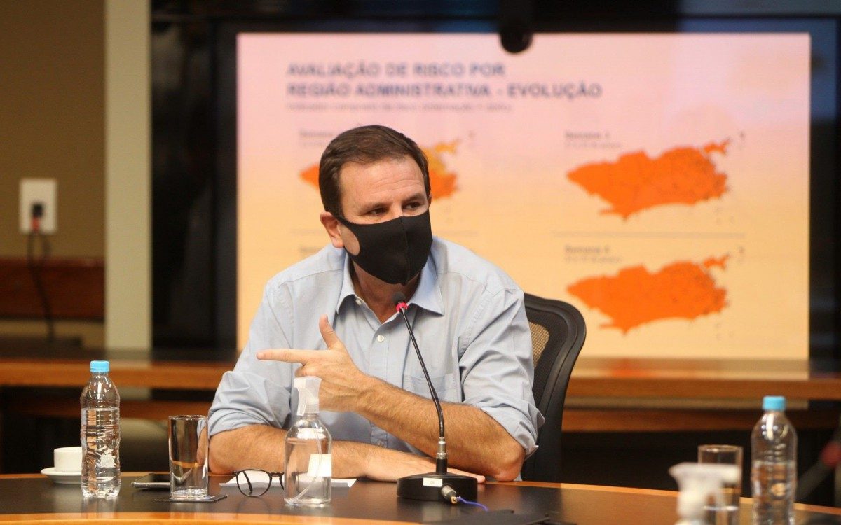 Coletiva com o Prefeito Eduardo Paes no Centro de Controle da Cidade Nova. 