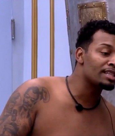 Nego Di fala sobre pressão que Fiuk sente para Lucas Penteado
 - Globoplay/Reprodução