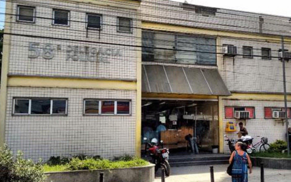 Policiais da 58ª DP (Posse) prenderam o suspeito de estuprar a enteada de 10 anos