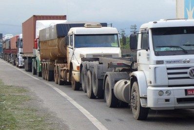 Entidades do setor de transporte se dividem em relação à greve dos caminhoneiros