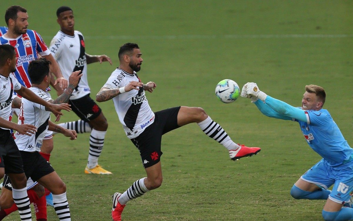 Vasco enfrenta o Bahia pela 33 rodada do Campenato Brasileiro no estádio de São Januário.