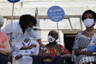 Internado com covid, Nelson Sargento tem piora em quadro clínico