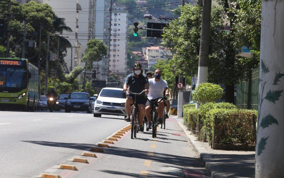 Na primeira etapa serão ciclovias segregadas por canteiros, com alteração na geometria das vias