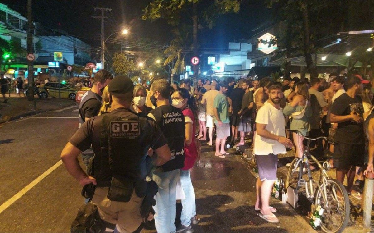 Prefeitura do Rio fechou uma boate na Praça Mauá e registrou 20 infrações sanitárias - Divulgação/Prefeitura do Rio