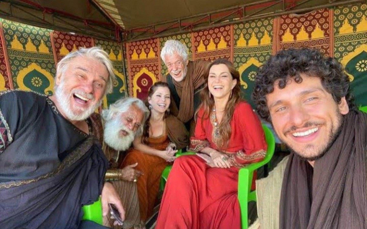 Zé Carlos Machado, Júlio Braga, Ana Paula Tabalipa, Tião D'Avila, Adriana Garambone e Mario Bregieira