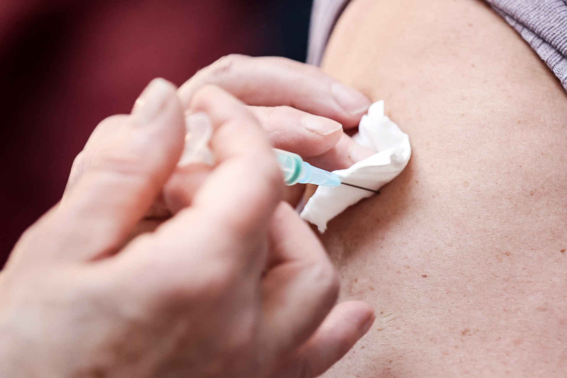 Vacinas Pfizer e Moderna podem gerar prote&ccedil;&atilde;o a longo prazo, diz estudo