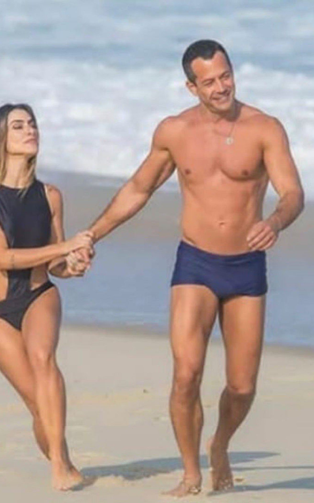 Malvino Salvador e Cleo em cenas de Haja Cora&ccedil;&atilde;o - Reprodução