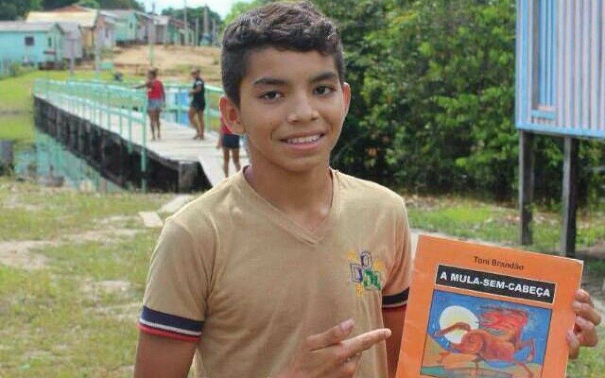 Campanha quer ajudar família de jovem internado com raiva humana há 3 anos