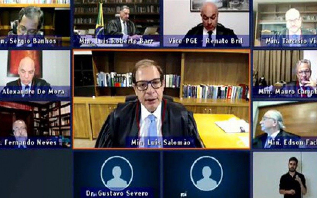 A sessão plenária foi realizada por meio de vídeo conferência - TSE