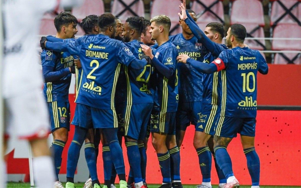 Jogadores do Lyon celebram o gol marcado por Lucas Paquetá - Divulgação/Facebook Lyon 