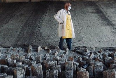 Padre Julio Lancellotti presta homenagem a Randolfe em missa: 'irmão de luta'