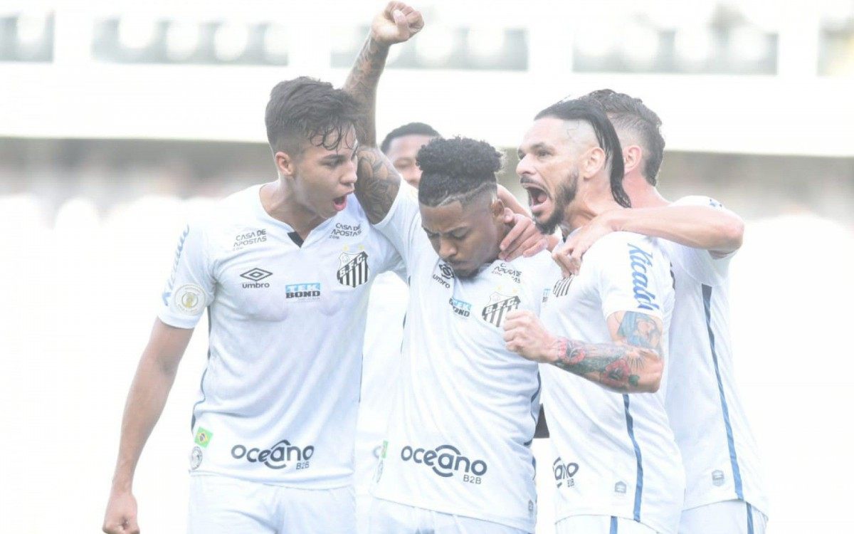 Engajado no combate ao racismo, Marinho comprou a briga de Lucas Braga, chamado de 