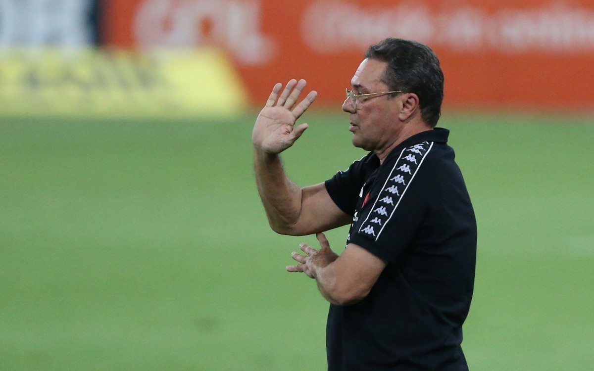 Luxa: n&atilde;o teve &ecirc;xito na miss&atilde;o de fugir do Z-4 e precisa de um milagre na &uacute;ltima rodada - Daniel Castelo Branco