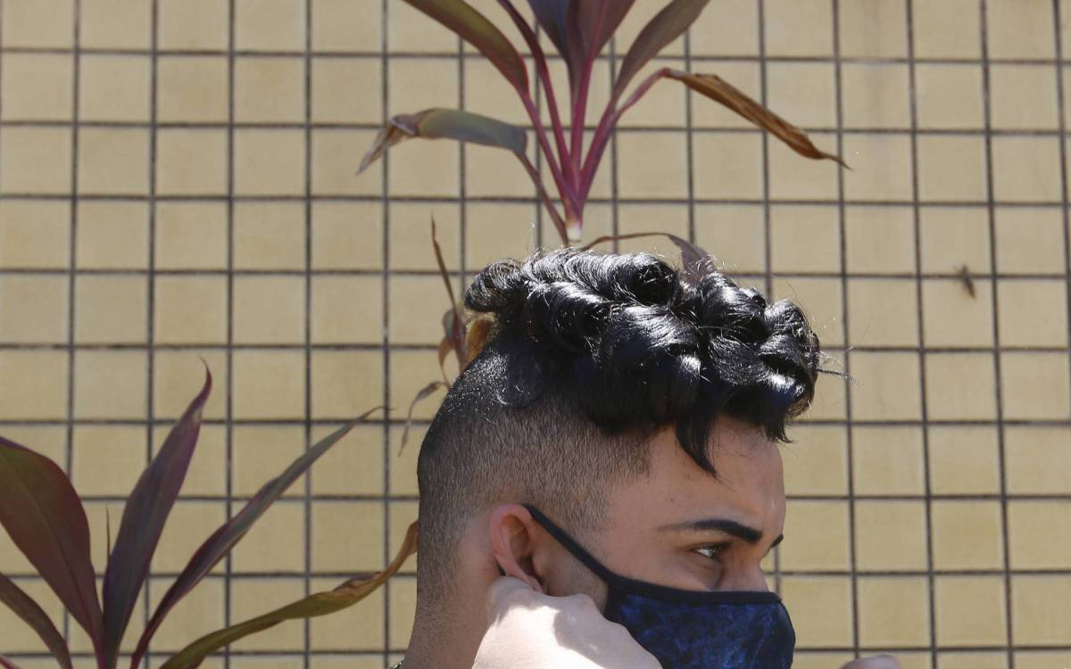 Policia - Jovem que acusa o cantor Anderson, do Molejo, de estupro presta depoimento, na 33DP, em Realengo, zona oeste do Rio. A Policia Civil deve apreender a cueca da vitima e encaminha-la para analisar se ha esperma do musico. Na foto, MC Maylon