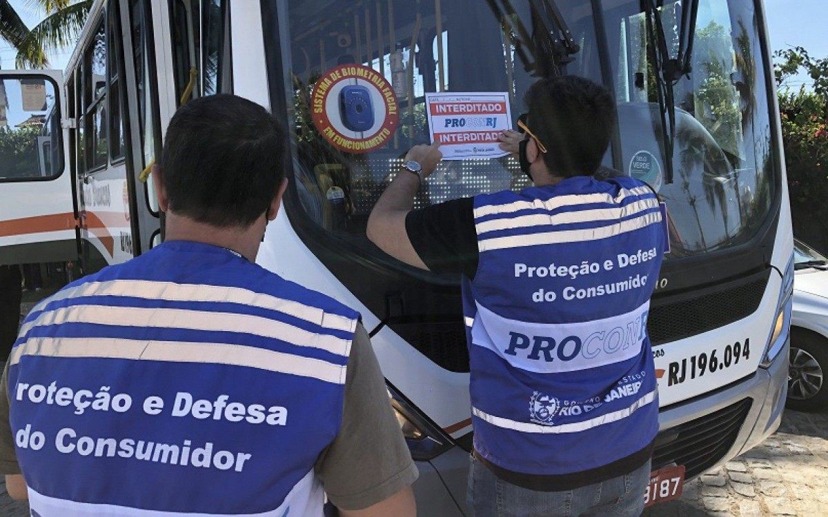 Procon-RJ interditou três ônibus de empresa de Cabo Frio. - Divulgação/Procon-RJ