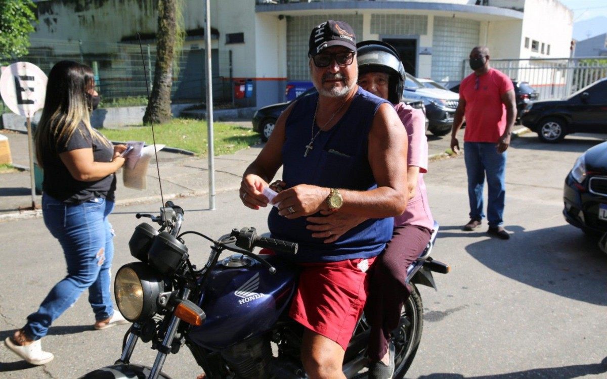 Vacina&ccedil;&atilde;o Drive Thru em Duque de Caxias - Eliakim Moura/Divulga&ccedil;&atilde;o