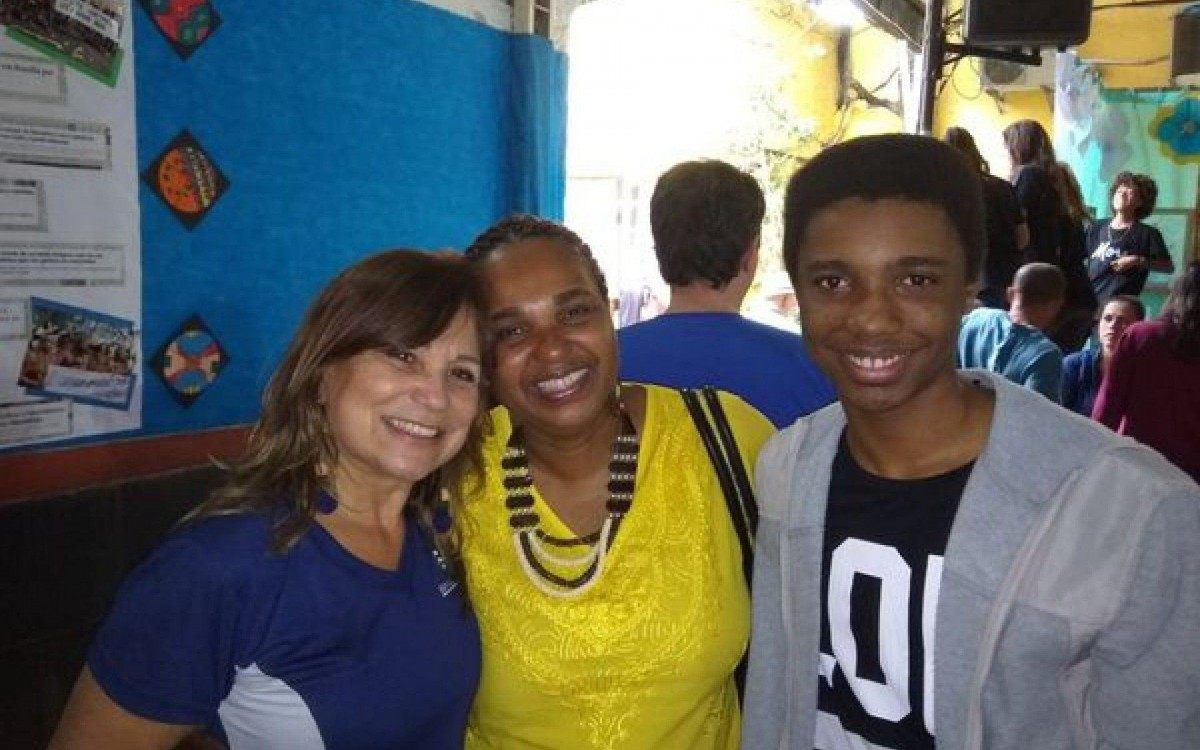 Com a mãe, Cláudia e a diretora Ana Pepeu