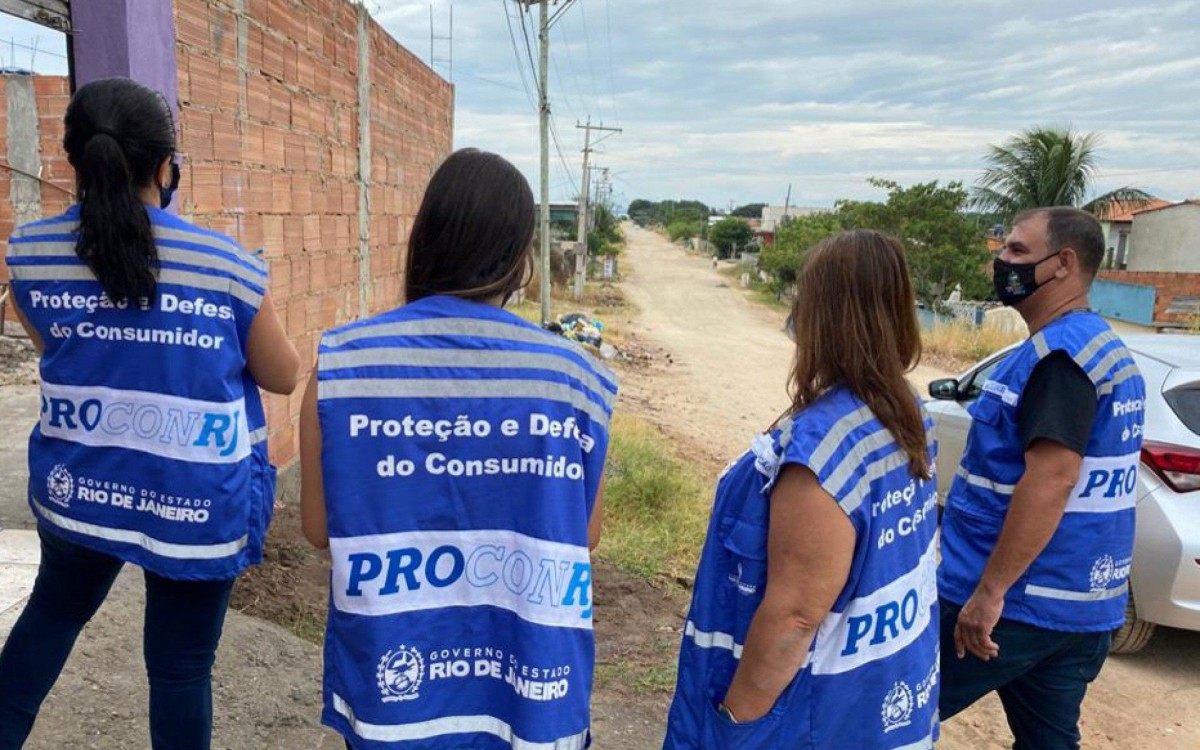 Fiscaliza&ccedil;&atilde;o ocorreu nesta sexta-feira para verificar problemas no fornecimento de &aacute;gua e luz. - Divulga&ccedil;&atilde;o/Procon-RJ