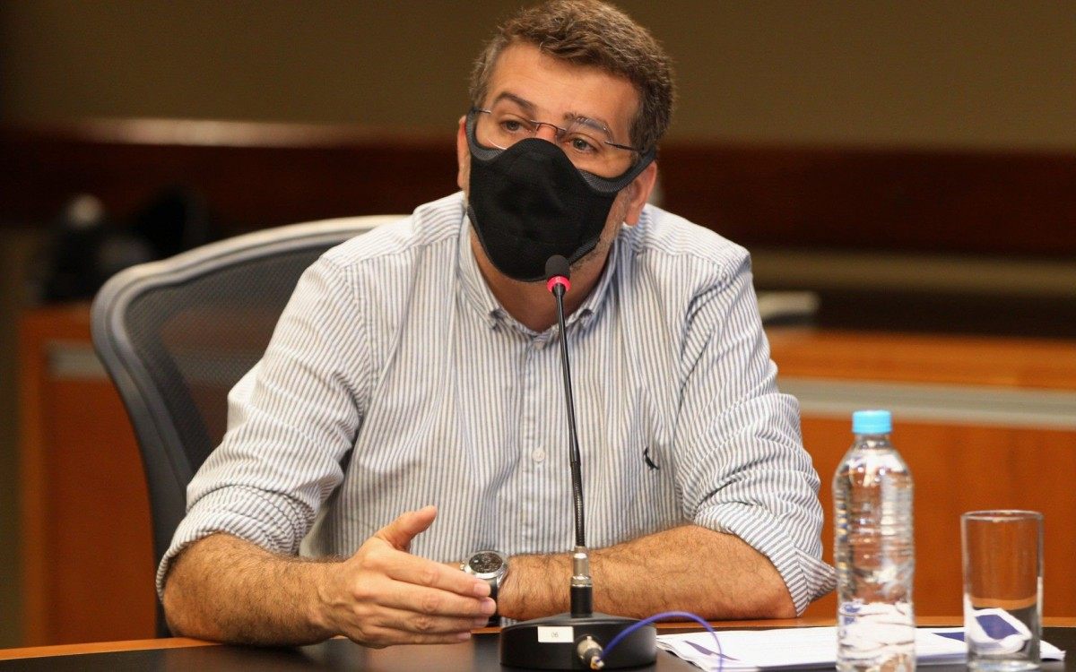 O  prefeito Eduardo Paes, em entrevista coletiva no Centro de Opera&ccedil;&otilde;es da Prefeitura, divulga o boletim de dados  da pandemia de Covid - 19.  Foto: Estefan Radovicz/Agencia O Dia