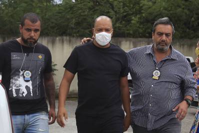 Vocalista do Molejo assume que que fez sexo com jovem que o acusa de estupro