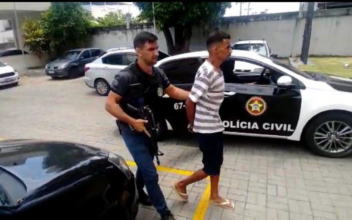 Policias da DHBF prenderam Felipe Muniz da Silva no bairro Miguel Couto - Divulgação 