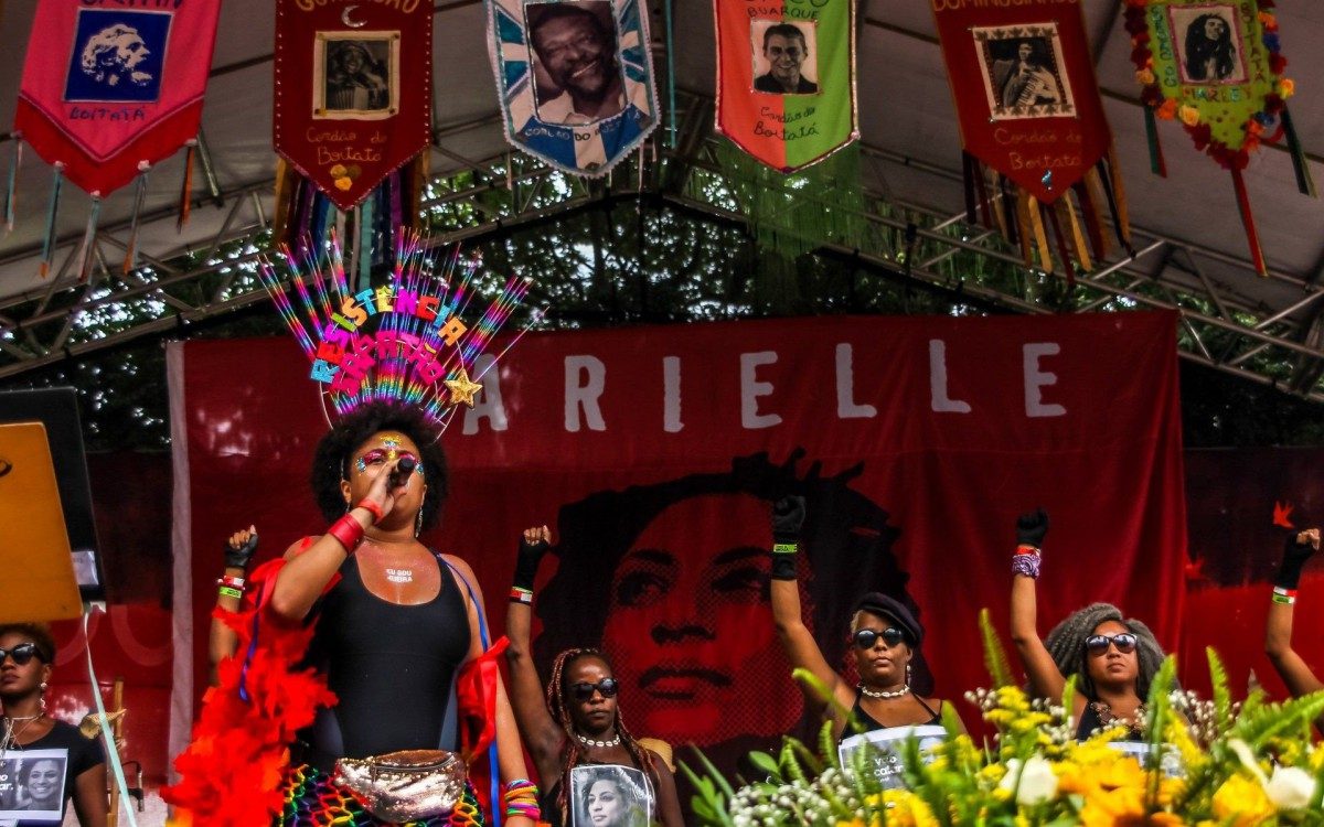 Além das tradicionais marchinhas, marca presença toda a beleza e variedade musical do Carnaval brasileiro