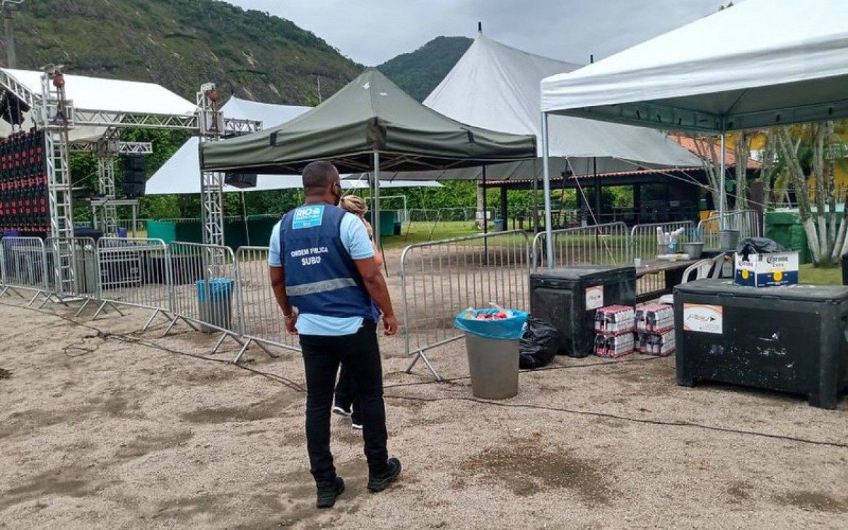 Prefeitura interdita pool party em sítio na Zona Oeste