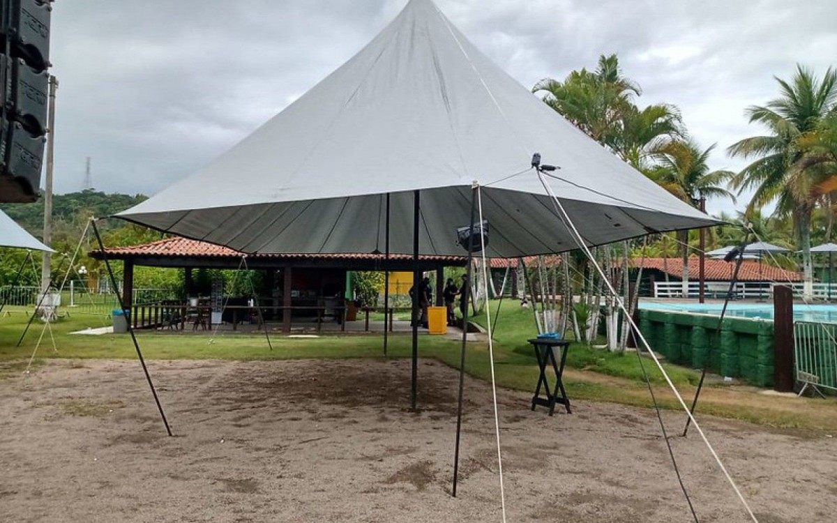 Prefeitura interdita pool party em sítio na Zona Oeste