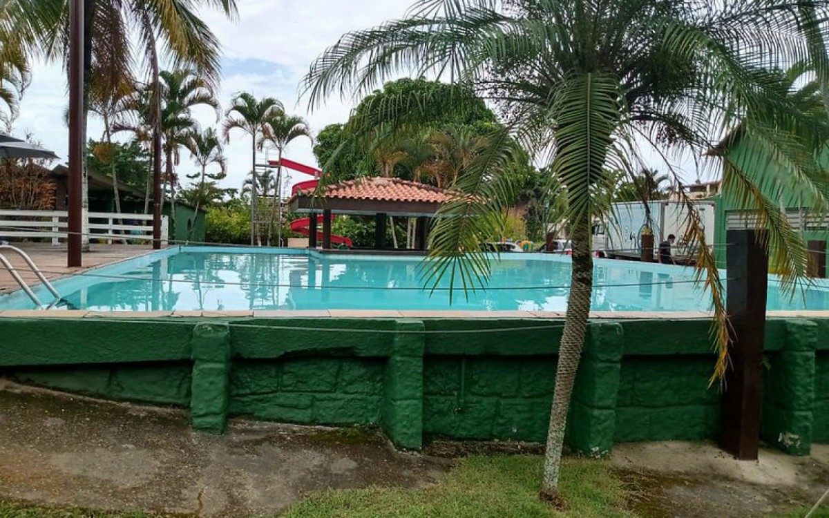 Prefeitura interdita pool party em sítio na Zona Oeste